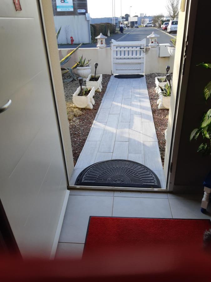 Chambre Lit Double Dans Pavillon , Chez Lilyanne Tonnay-Charente Buitenkant foto